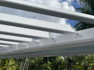 Detail of Lumex Louvred Roof System